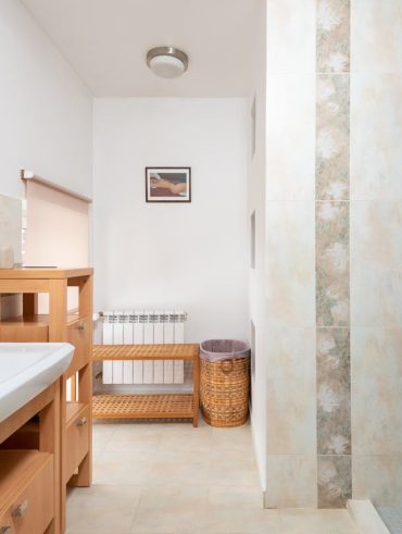 Guide pratique pour sélectionner des éléments décoratifs pour votre salle de bain