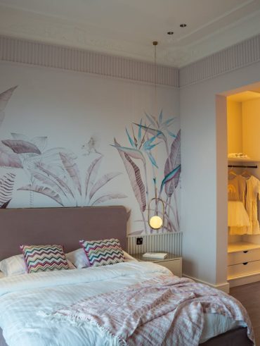 Papier peint pour une chambre adulte : conseils et tendances