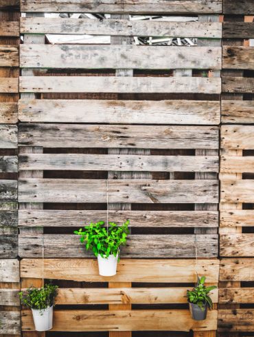 des idées créatives pour une déco originale avec un Support pour palettes au mur